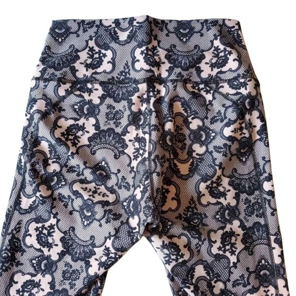 FABLETICS High-Waisted Lace Powerhold 7/8 Leggings Pink Black XS - Picture 9 of 15